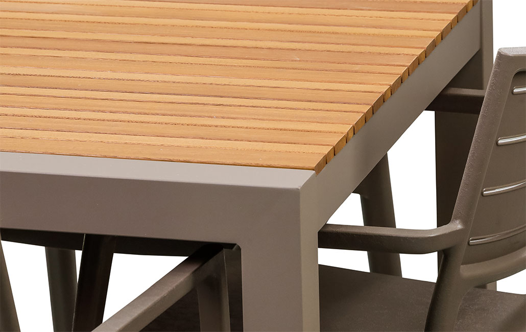 פינת אוכל טופז שולחן אלומיניום בשילוב עץ  ו 4 כיסאות - קפוצ'ינו